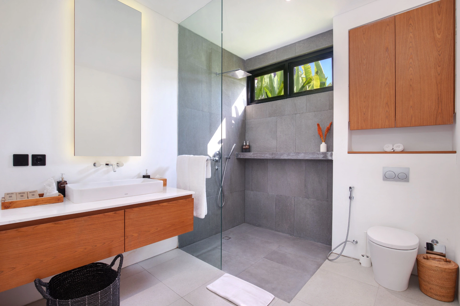 Aquamarine Villa I Canggu 3BR Sunken lounge/Central of Canggu/Rooftop available!, 3-bed villa for rent in Canggu – photo 10 of 15