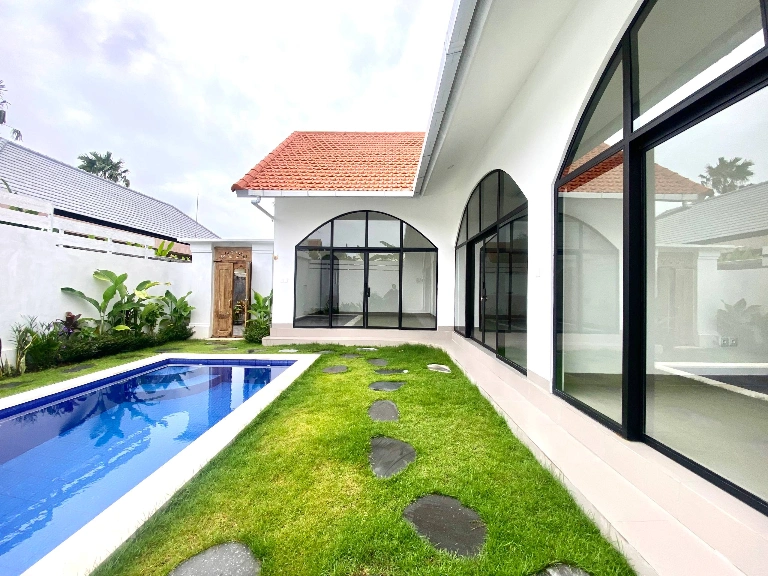 2 Bedroom Brand New Villa in Umalas Bumbak, 2-bed villa for rent in Seminyak – photo 2 of 15