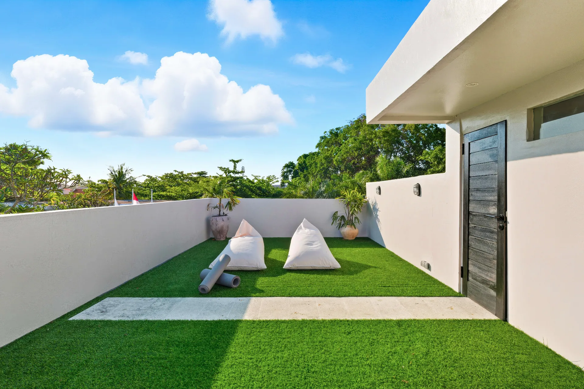 Luxury Villa in Berawa Beach 3BR - Villa Bellavera, 3-bed villa for rent in Canggu – photo 2 of 15