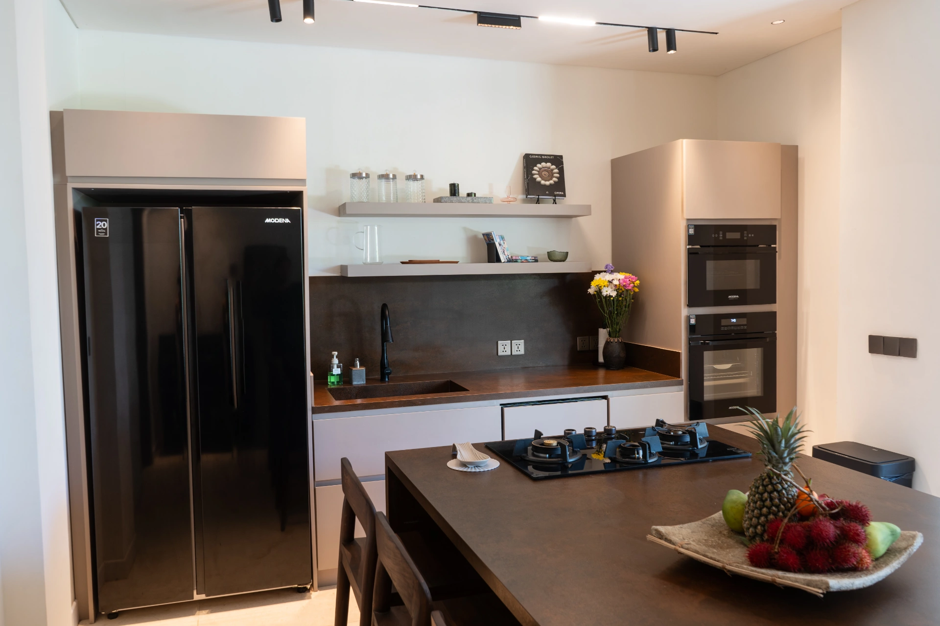 6 Bedroom Brand New Luxury Villa in Nyanyi, 6-bed villa for rent in Pererenan – photo 5 of 15