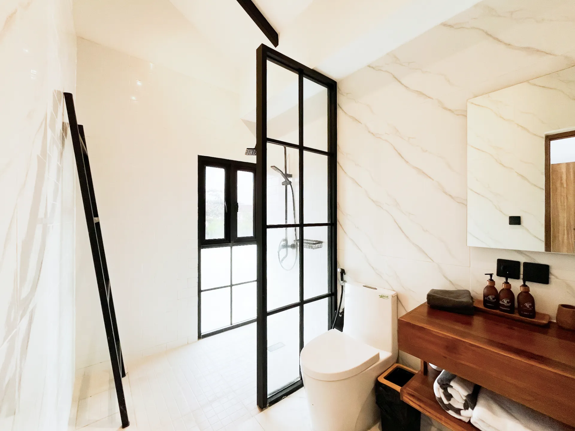 Chic 3BR Apartment at Seminyak - Loft 360 'Unit Canggu', 3-bed villa for rent in Seminyak – photo 2 of 12