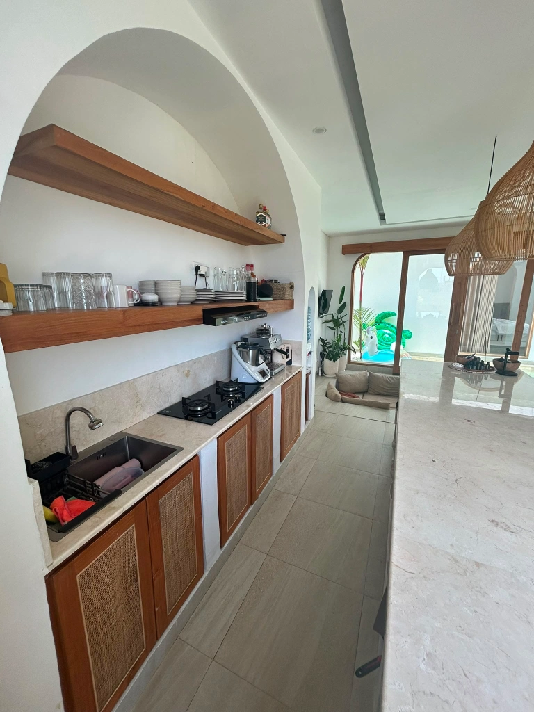 Elegant Mediterranean 3-Bedroom Villa in Prime Seseh Location, 3-bed villa for rent in Seseh – photo 4 of 15