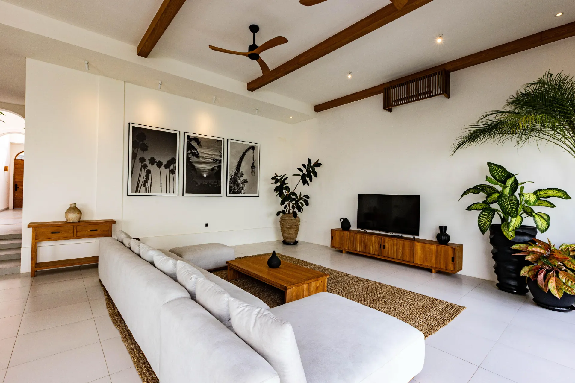 Refined 3BR Villa w/ Rooftop Patio and Sunset Views, 3-bed villa for rent in Canggu – photo 5 of 14