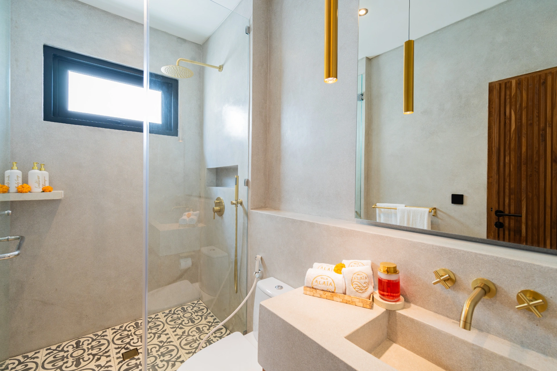 Walk to Seseh Beach•3BR Villa•2 Pools•Ocean Views, 3-bed villa for rent in Seseh – photo 8 of 15