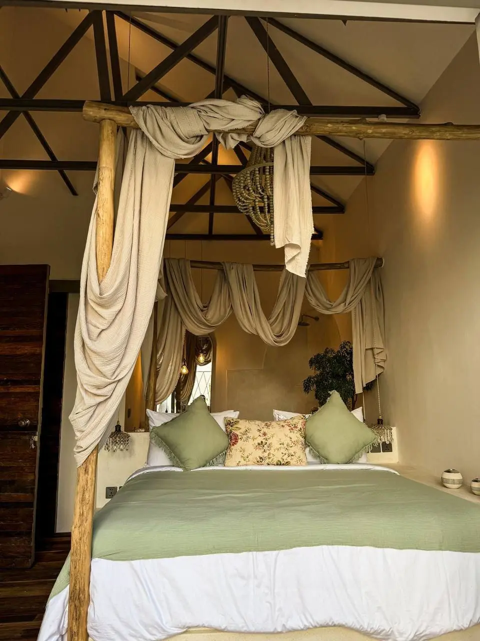 Victorian Vintage style Villa | 2 Bedrooms | Berawa, 2-bed villa for rent in Canggu – photo 8 of 15