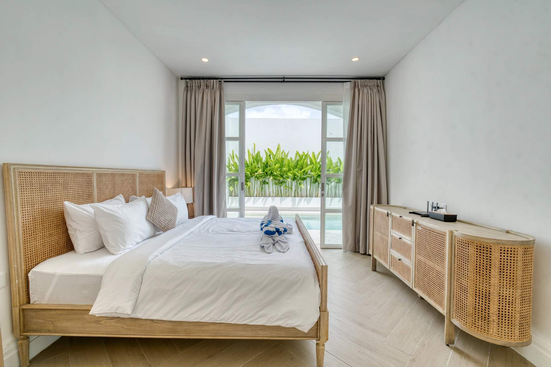 Suku Villa : 4BR Brand New in Berawa, Canggu, 4-bed villa for rent in Canggu – photo 6 of 15