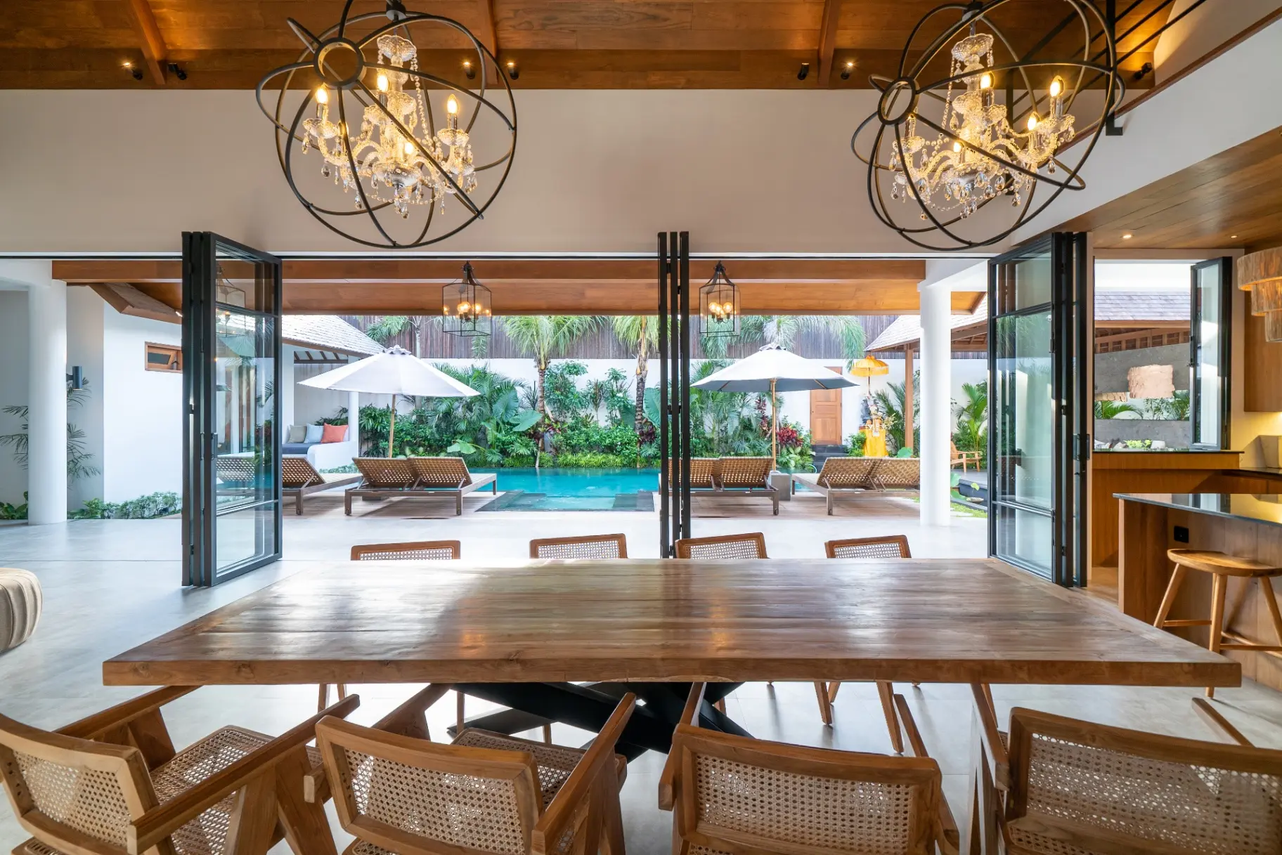 Villa Nusantara 6 - Majestic 4Bdr Villa w/ Pool View, Pererenan Beach, 4-bed villa for rent in Pererenan – photo 7 of 15