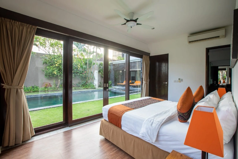 4BR Villa with Big Garden at Umalas for Annual Rental with Monthly Payment., 4-bed villa for rent in Canggu – photo 13 of 15