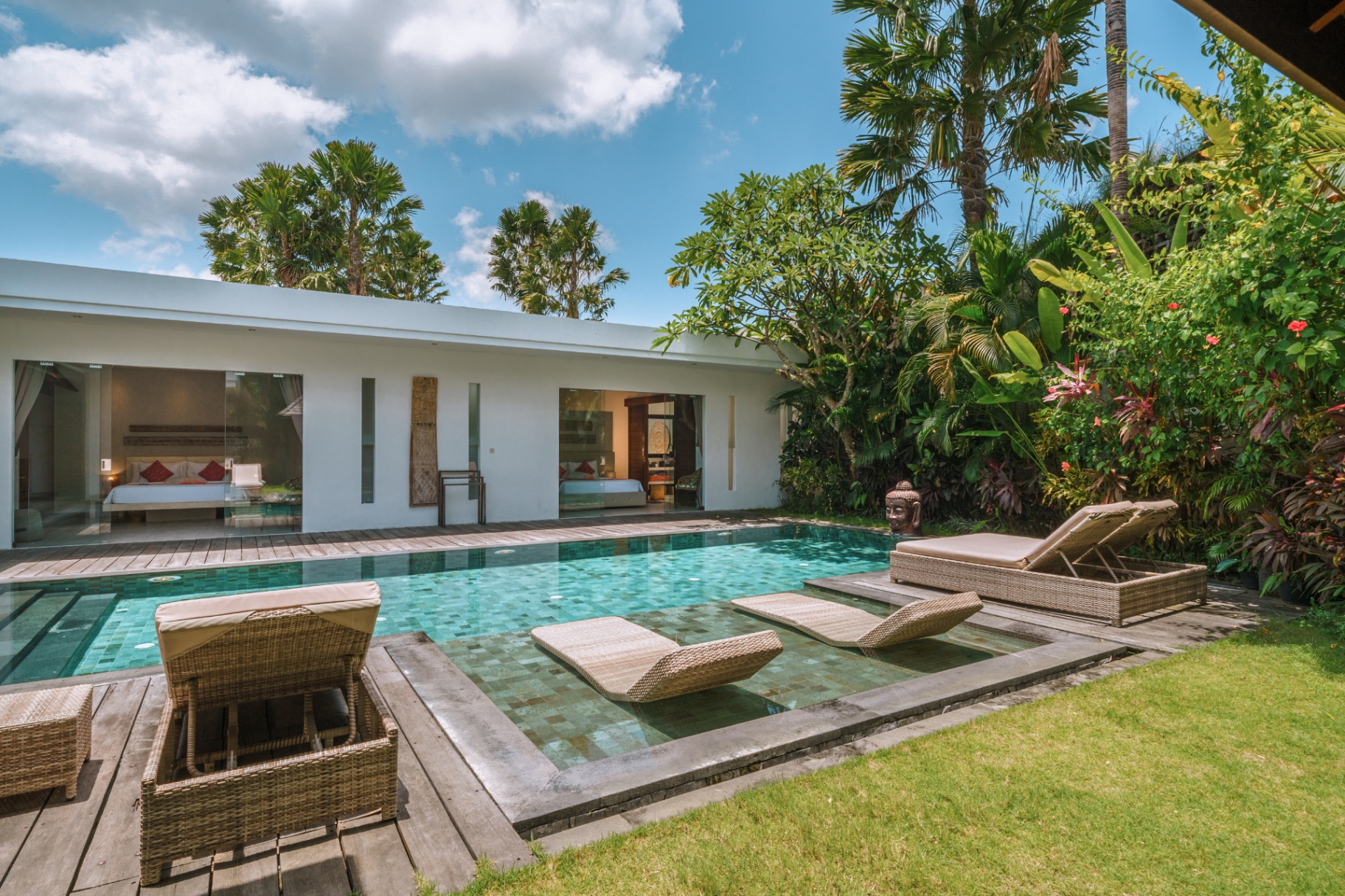 Lux 4bd Designer Villa 2min-Berawa Beach & Finns!, 4-bed villa for rent in Canggu – photo 2 of 15