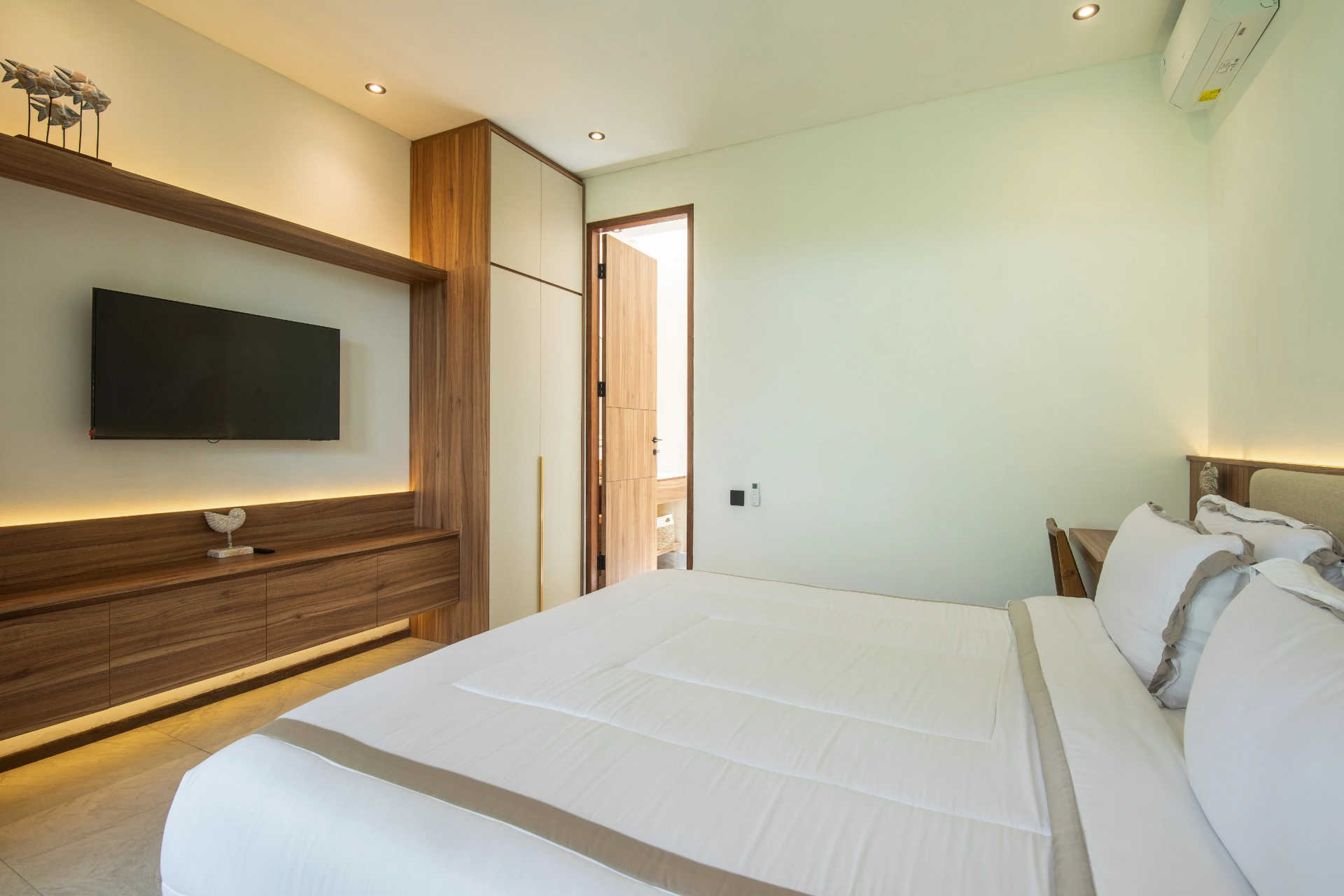 Kammora Villas - 3 Bedrooms Villa With Private Pool (Villa 5), 3-bed villa for rent in Canggu – photo 2 of 15