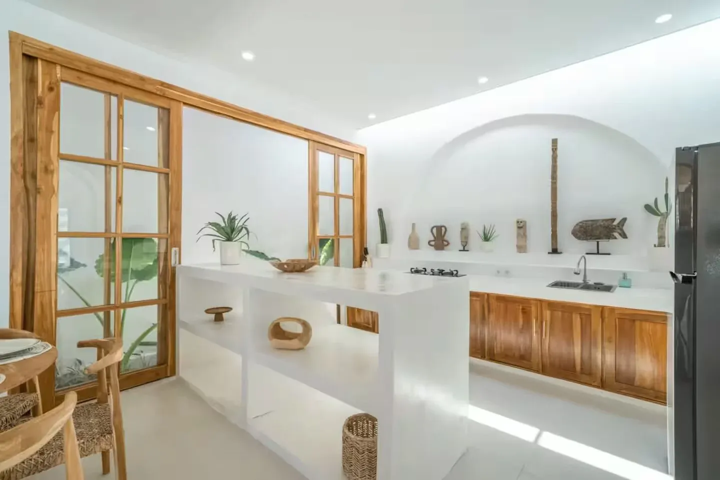 3 Bedrooms Villa in Canggu, 3-bed villa for rent in Canggu – photo 7 of 15