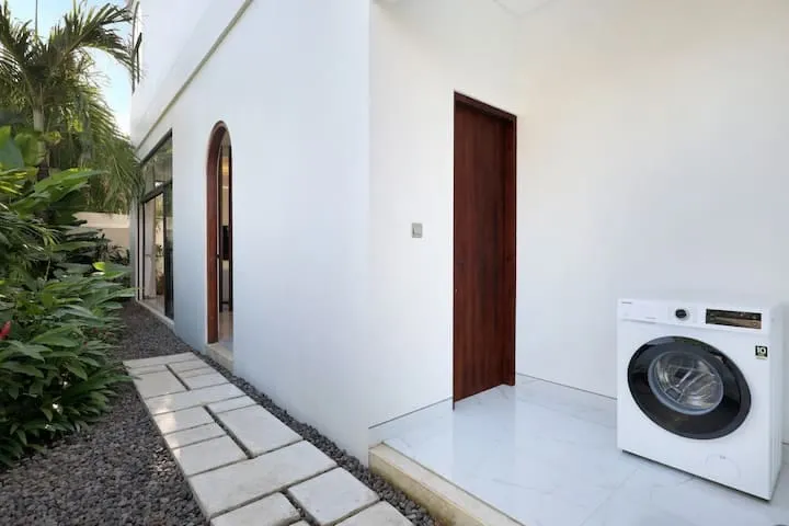 Villa For Rent 3 Bed In Canggu,Badung Bali, 3-bed villa for rent in Canggu – photo 12 of 15