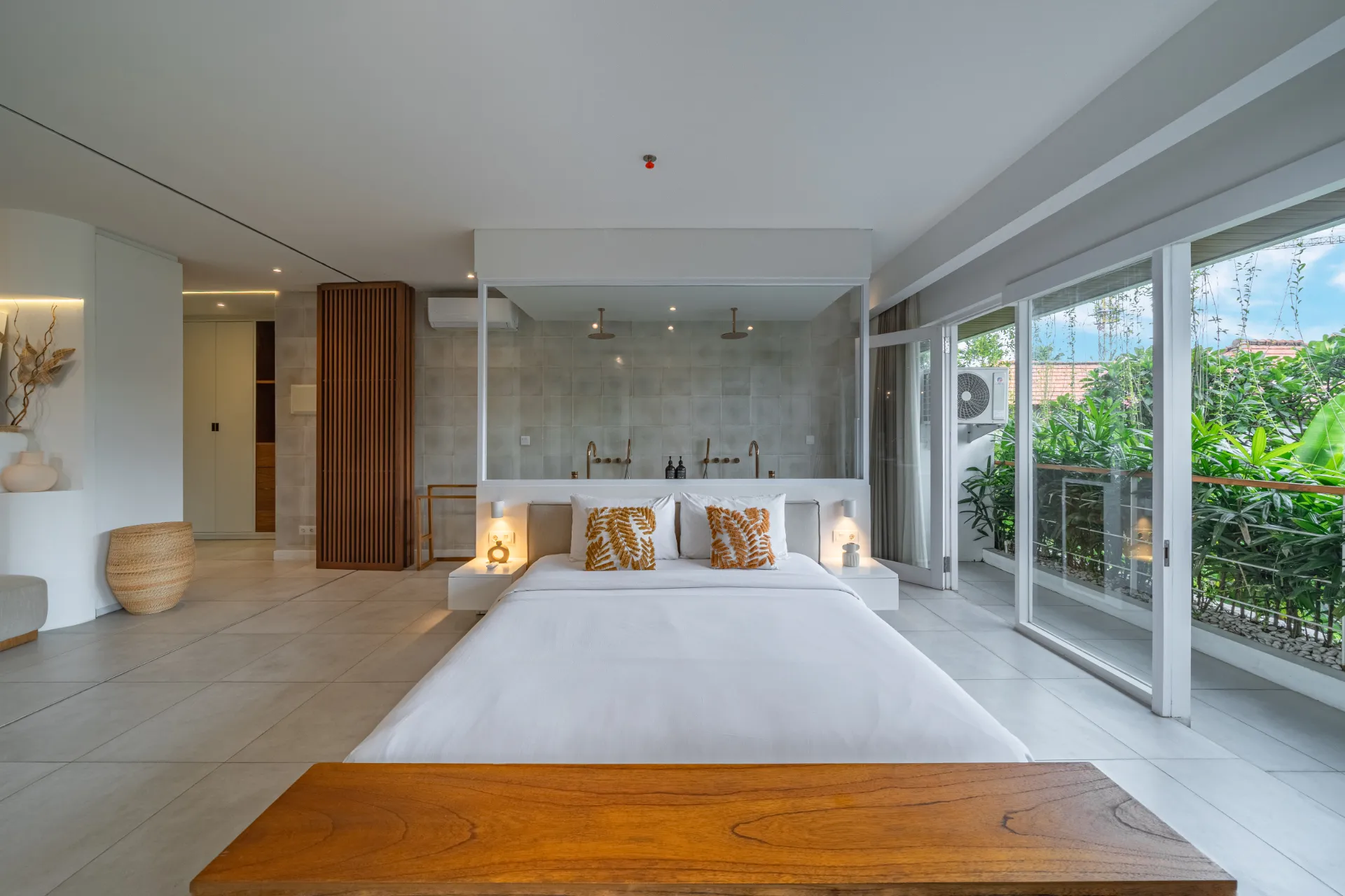 1BR The Cruise - Modern 1-Bedroom Apartment in Canggu!!, 1-bed villa for rent in Canggu – photo 10 of 12