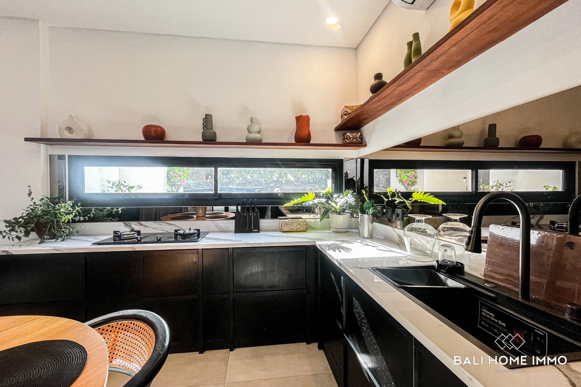 3 Bedrooms Villa for Sale and Rent in Jimbaran, 3-bed villa for rent in Uluwatu – photo 9 of 14
