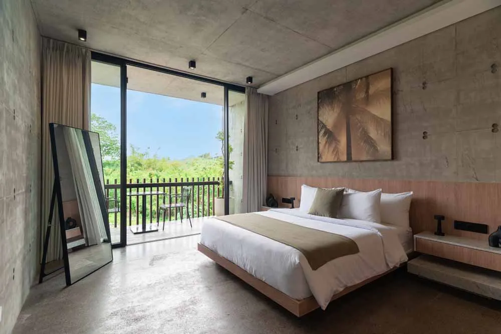 Villa Nakula 6 - Concrete 2BD Villa w/ Pool & Nature View - Berawa, 2-bed villa for rent in Canggu – photo 3 of 15