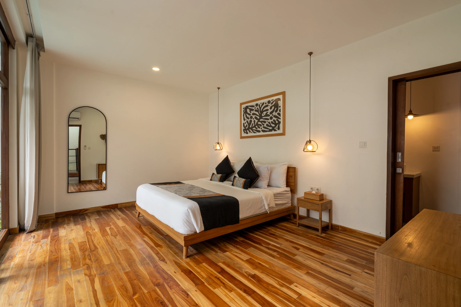 Green Moon 1 - Designer 4BR Villa | Near Berawa Beach & Pool, 4-bed villa for rent in Canggu – photo 5 of 15