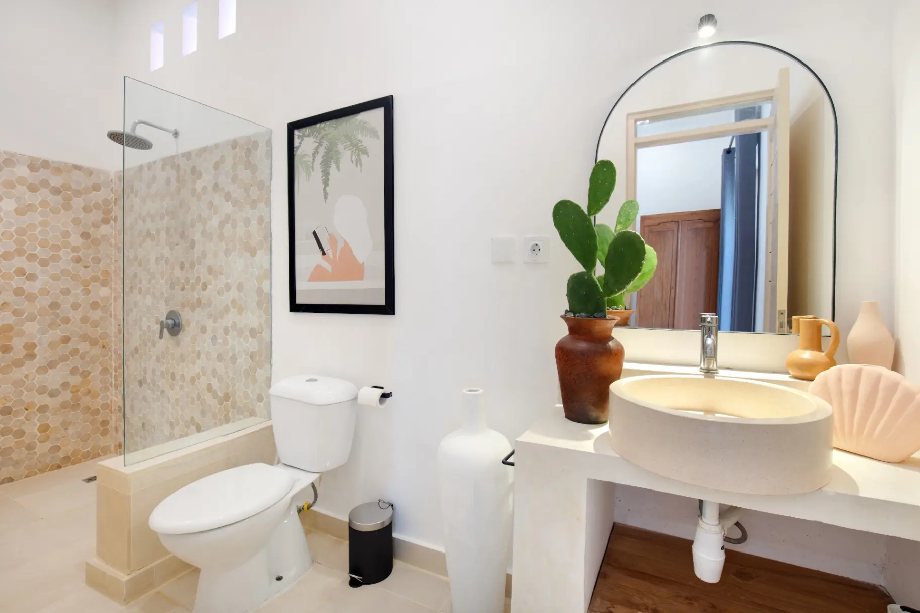 3 Bedrooms Umalas Satu Beautiful Lux Design, 3-bed villa for rent in Seminyak – photo 13 of 15