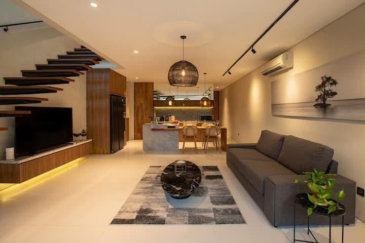 Monthly Luxury 2 Bedroom Villa in Berawa, Idr 55 Mill/month Available Now, 2-bed villa for rent in Canggu – photo 2 of 11