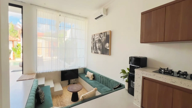 3 Bedroom Modern Villa for Monthly and Yearly Rent in Berawa, 3-bed villa for rent in Canggu – photo 3 of 15