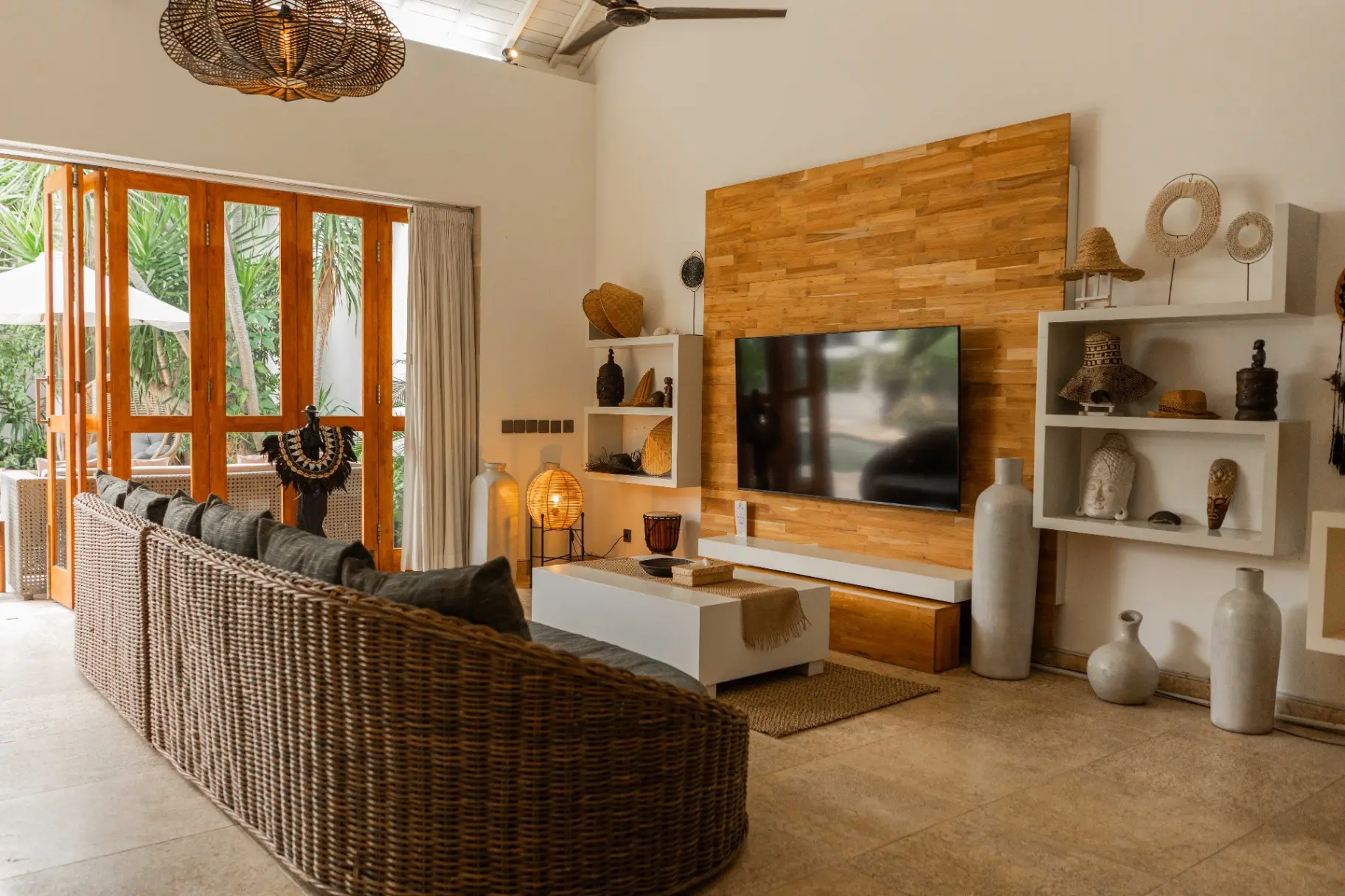 Breezy 4BR Villa w/ Private Pool and Spa, 4-bed villa for rent in Canggu – photo 13 of 15