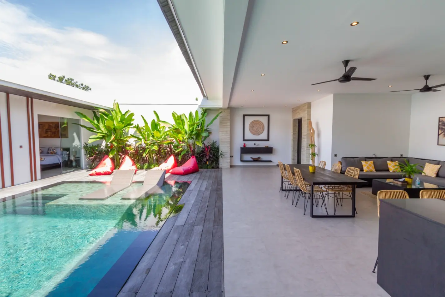 Villa Lys - Cheerful 3BD Pool Villa 5mins to Atlas Beach Club, 3-bed villa for rent in Canggu – photo 10 of 15