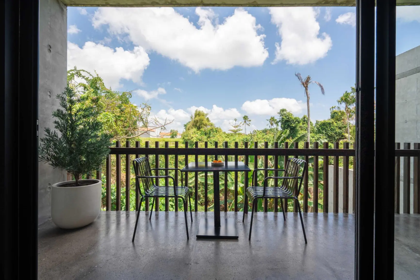 Nakula 7 - Stylish 2BR Villa w/ Nature View Near Berawa Beach, 2-bed villa for rent in Canggu – photo 5 of 15