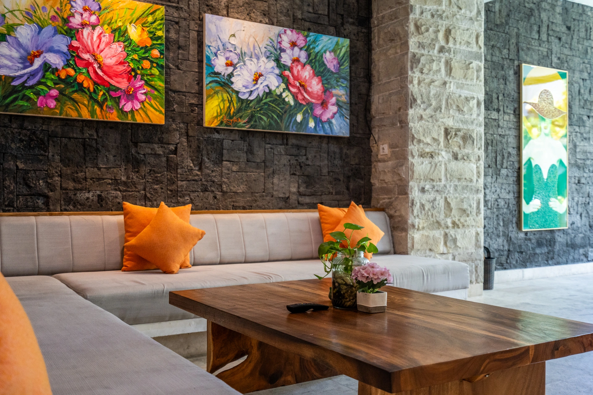 Puri Ratu Jimbaran - 5BR Villa with Pool, Jimbaran, 5-bed villa for rent in Uluwatu – photo 11 of 15