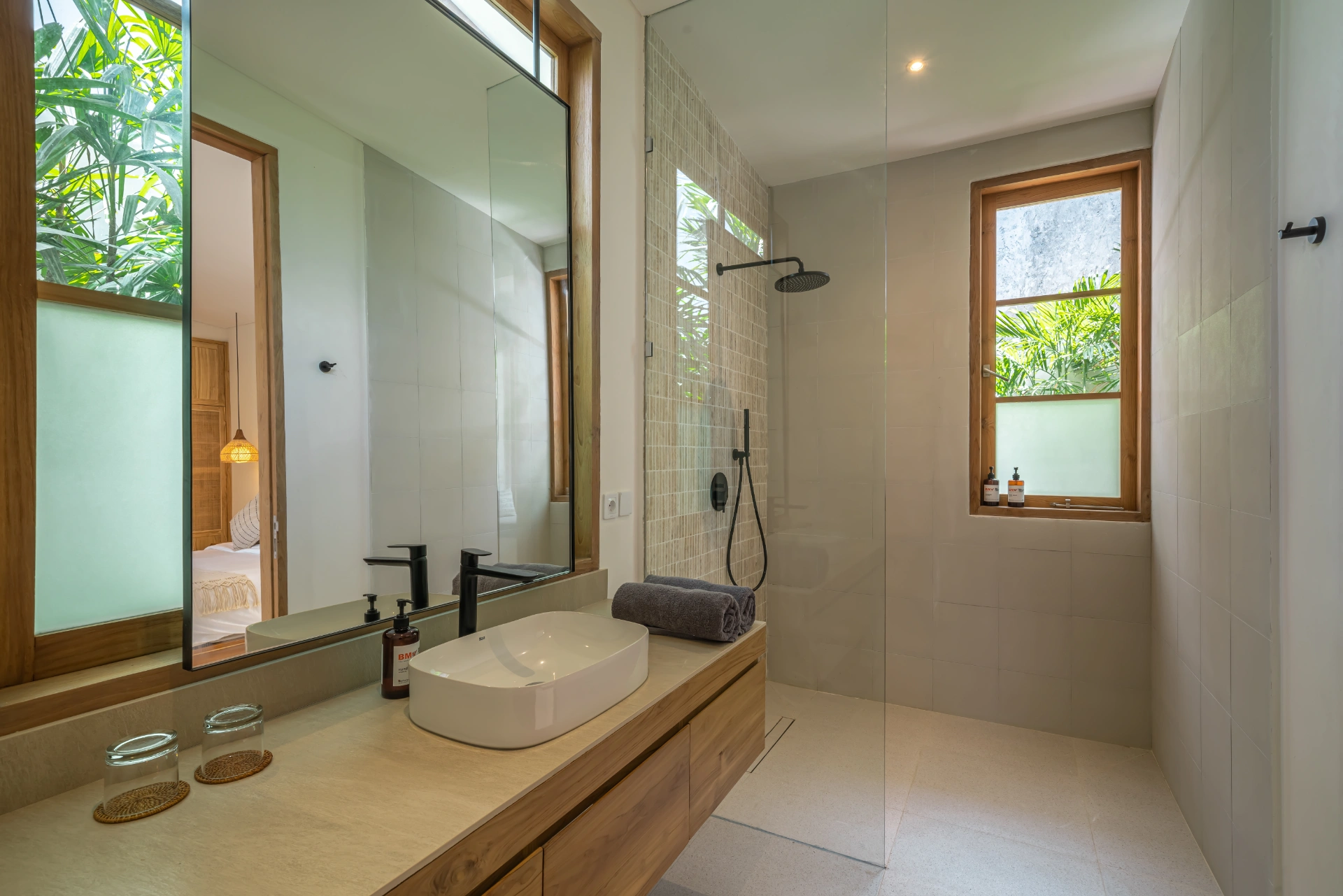 Villa Kameelya - Luxury 4-Bedroom Tropical Villa in the Heart of Berawa, 4-bed villa for rent in Canggu – photo 14 of 15