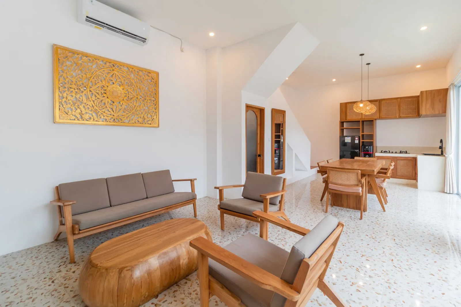 2BR Villa for Rent at Batubolong, 2-bed villa for rent in Canggu – photo 6 of 13