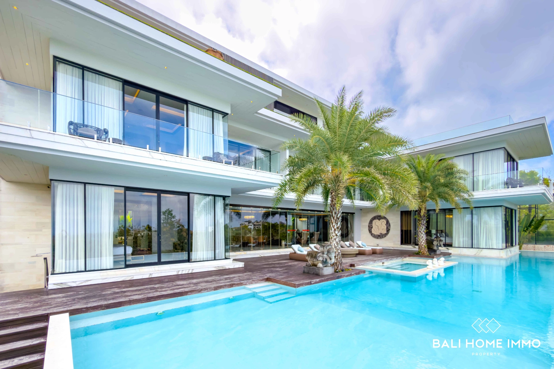 Luxurious Ocean View 6 Bedrooms Villa for Rental in Bali Ungasan, 6-bed villa for rent in Uluwatu – photo 2 of 15