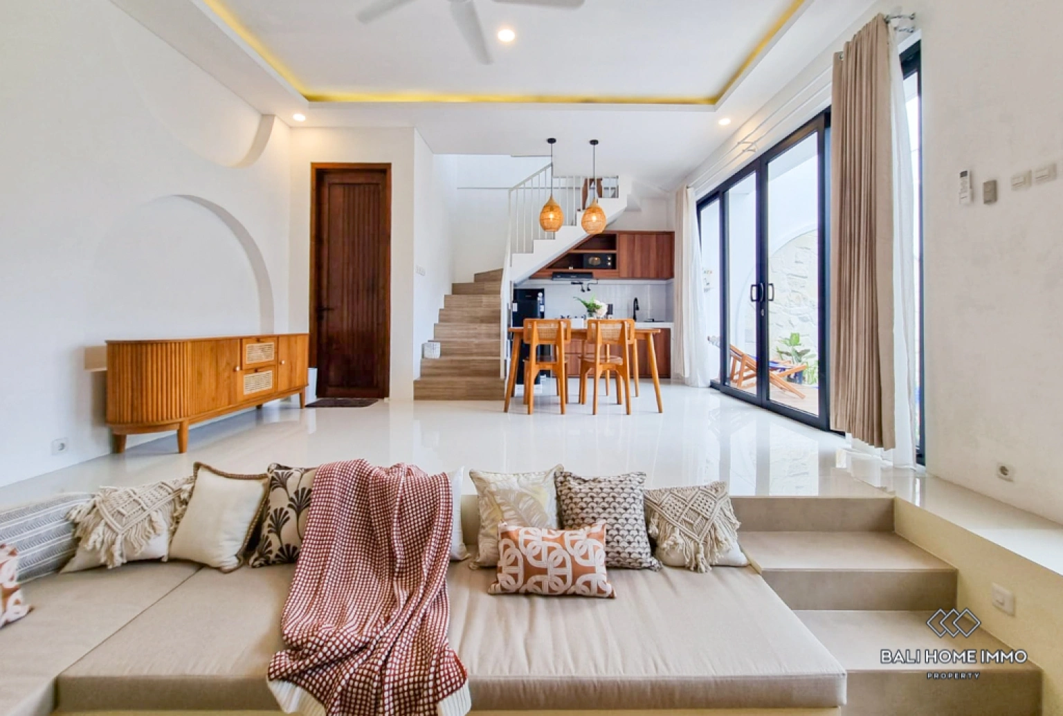 Newly Renovated 2 Bedroom Villa for Rent in Bali Berawa, 2-bed villa for rent in Canggu – photo 5 of 14