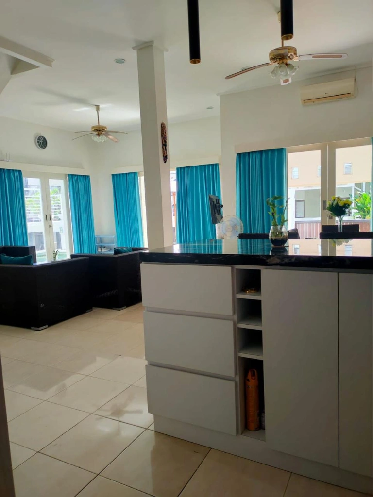 An - for Rent Kontemporer Style Villa in Taman Griya Jimbaran, 3-bed villa for rent in Uluwatu – photo 13 of 15