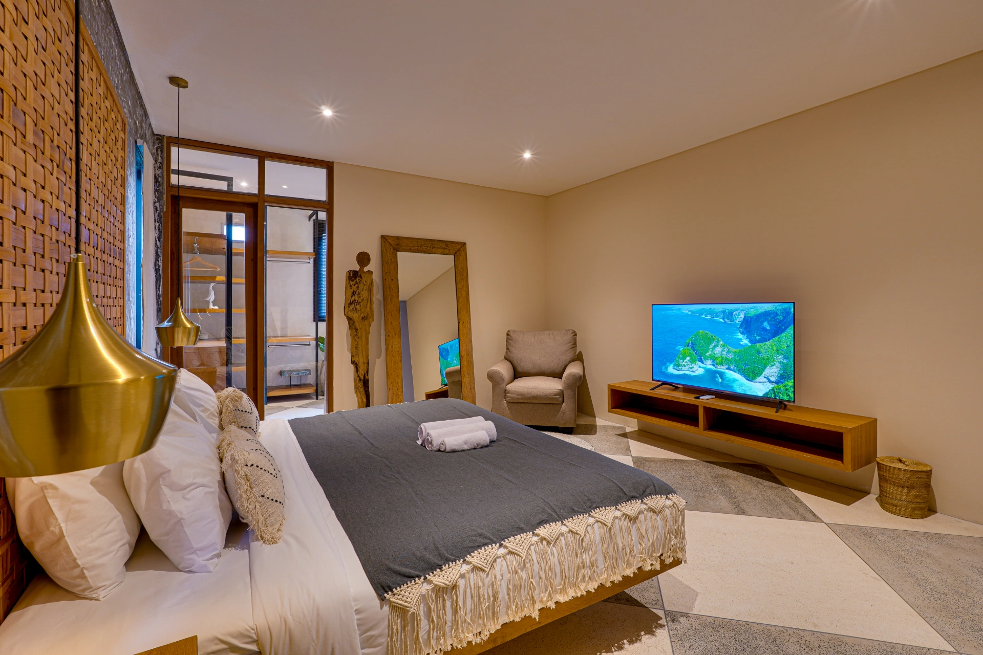 Designer Retreat Heart of Berawa | Casa Indigo, 2-bed villa for rent in Canggu – photo 8 of 15