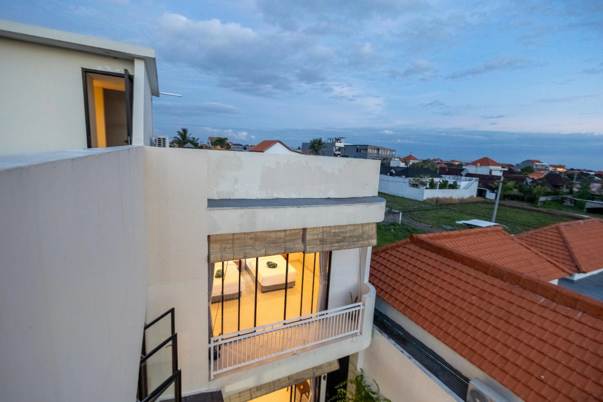 3 Bedroom Villa in Canggu with Rooftop Ricefield view, 3-bed villa for rent in Canggu – photo 2 of 15
