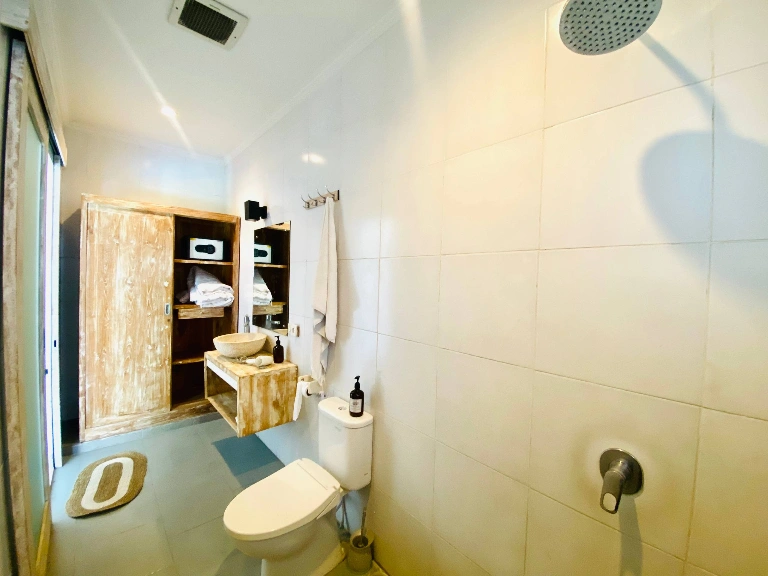 2 Bedroom Villa for Yearly Rent in Berawa, 2-bed villa for rent in Canggu – photo 12 of 15
