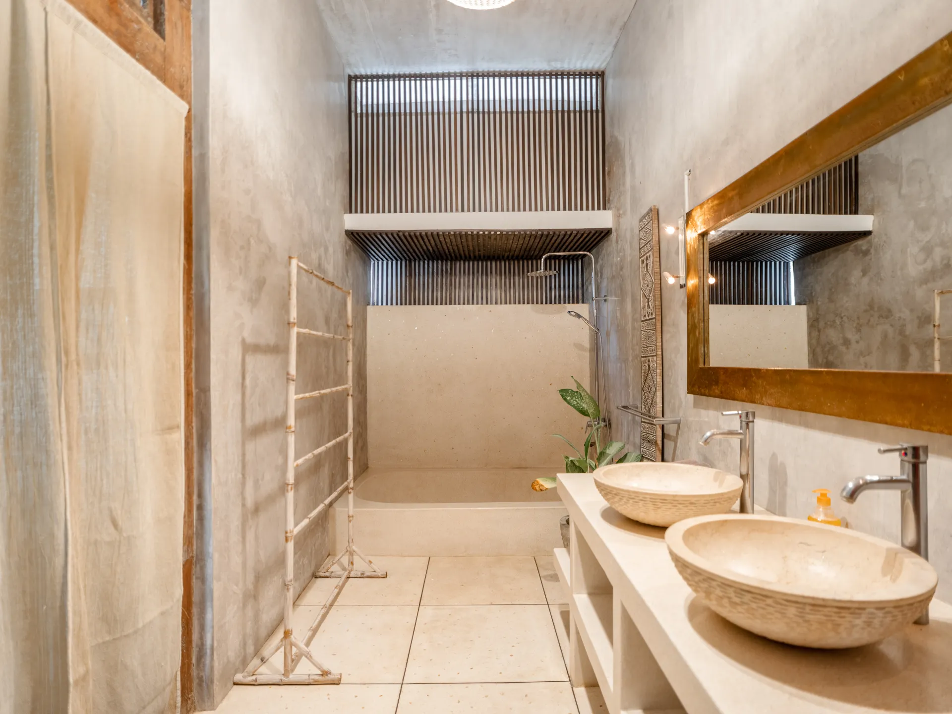 Villa Runa - Homey & Peaceful 2-Bedroom Villa with Spacious Garden in Canggu, 2-bed villa for rent in Canggu – photo 8 of 14