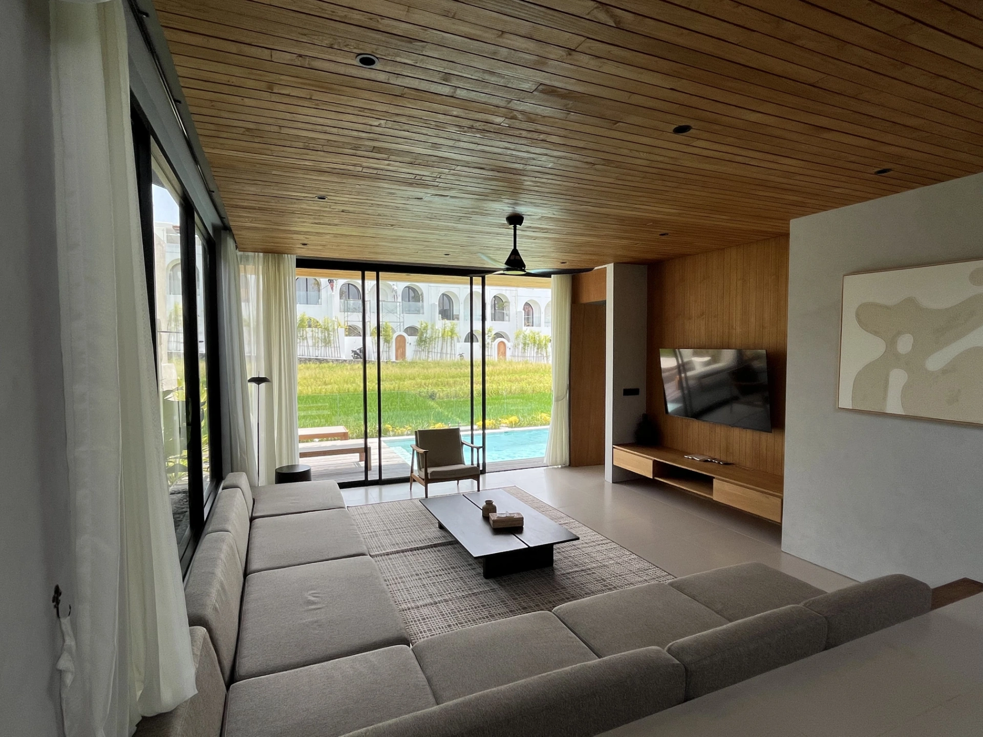 3 Bedroom Brand New Modern Villa, 3-bed villa for rent in Pererenan – photo 5 of 15