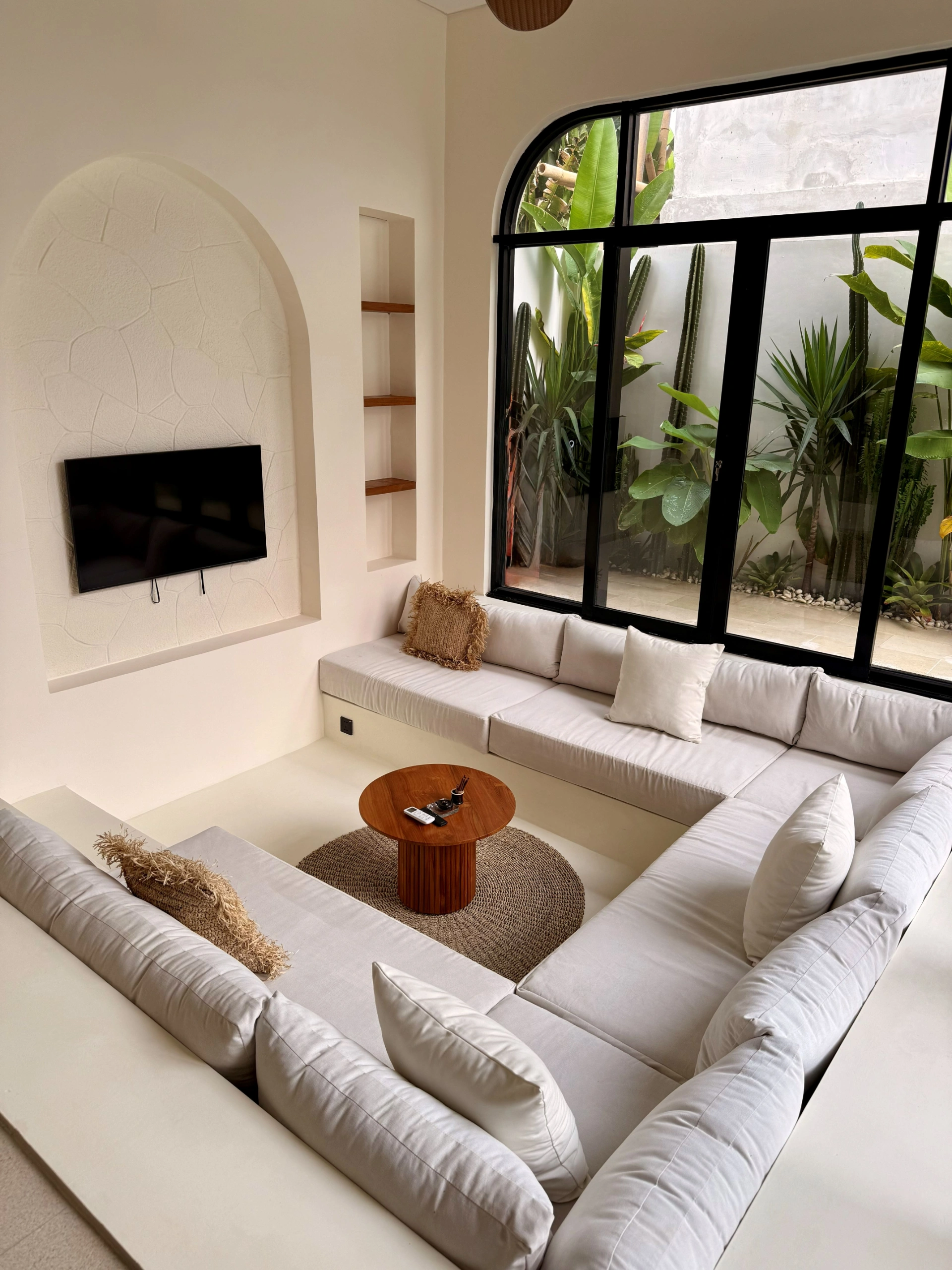 Walk to Pererenan Beach | Chic 2BR Pool Villa Oasis, 2-bed villa for rent in Pererenan – photo 13 of 13