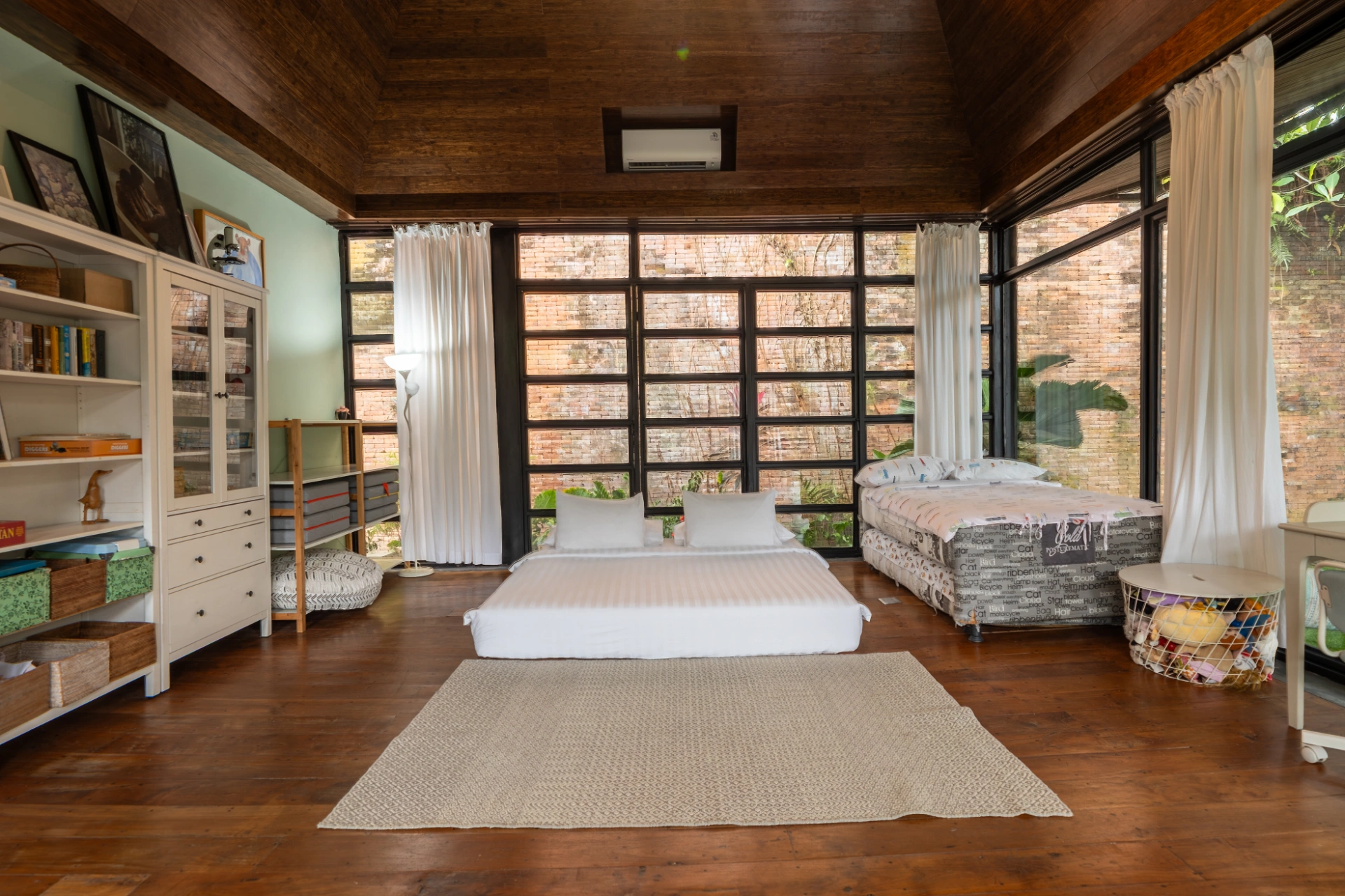 Belvedere Castle of Glass - 4BR Luxury Villa in Ubud, 4-bed villa for rent in Ubud – photo 14 of 15