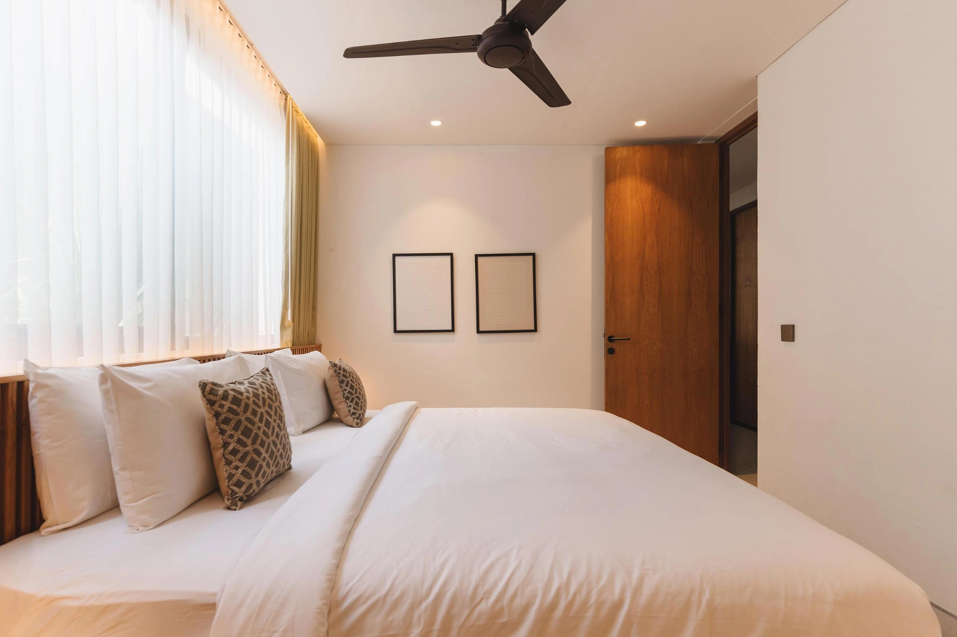 Makia Penthouse - Luxury 5BD Penthouse in the heart of Canggu, 5-bed villa for rent in Canggu – photo 10 of 15