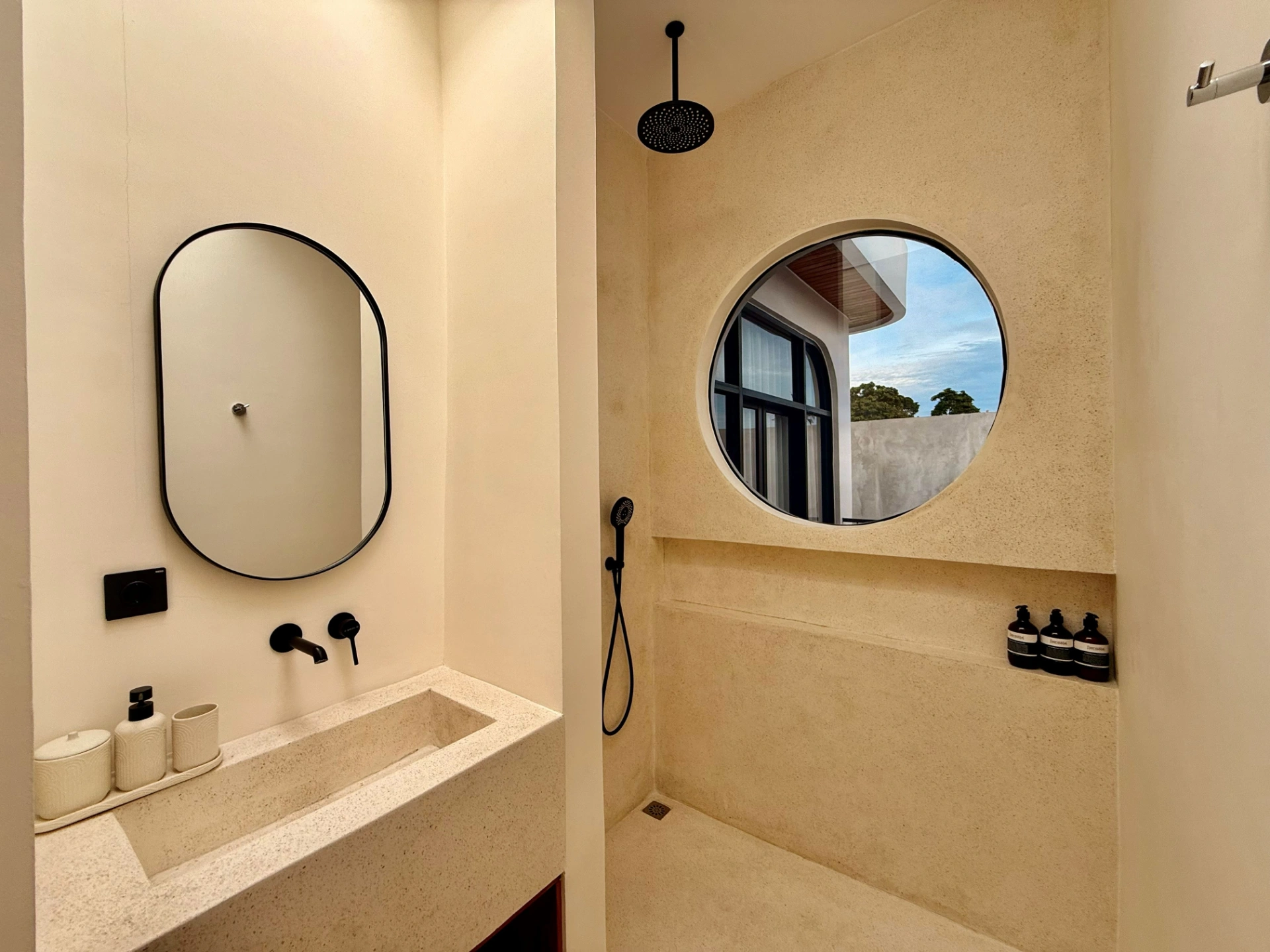 Walk to Pererenan Beach | Chic 2BR Pool Villa Oasis, 2-bed villa for rent in Pererenan – photo 8 of 13