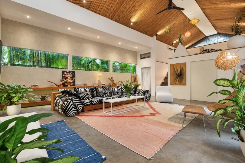 An Extraordinary 5-Bedroom Artistic Sanctuary in Berawa, 5-bed villa for rent in Canggu – photo 14 of 15