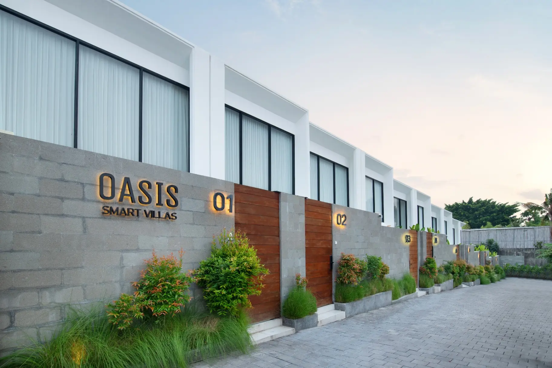 Modern 2BR Oasis Smart Villa Berawa +pool +working space area!, 2-bed villa for rent in Canggu – photo 2 of 15