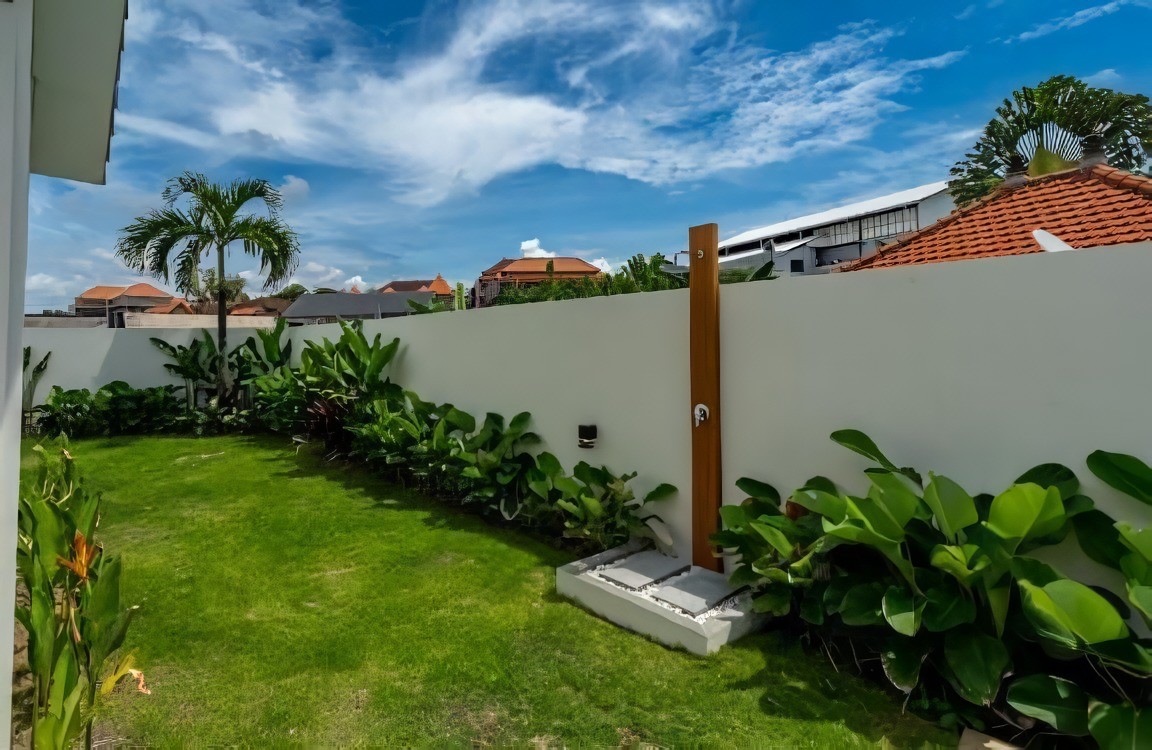 3-Bedroom Villa with Garden & Pool in Dalung, 3-bed villa for rent in Canggu – photo 12 of 15