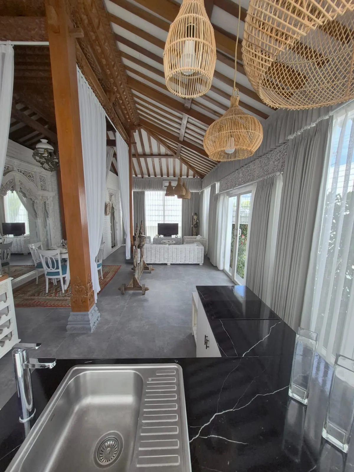 6 Bedrooms Modern Joglo & Bungalow Villa – Pererenan / Canggu, 6-bed villa for rent in Canggu – photo 13 of 15