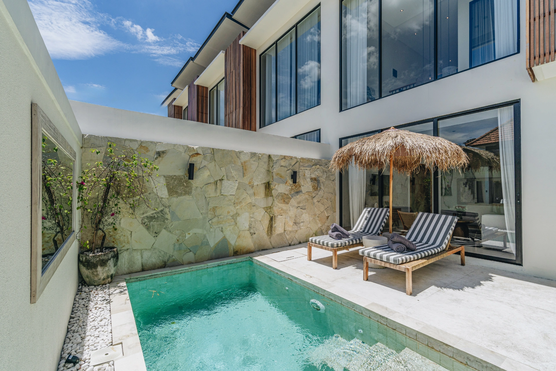 Stylish 2BR Private Pool Villa • 5 Min to Batu Bolong Beach, 2-bed villa for rent in Canggu – photo 13 of 15