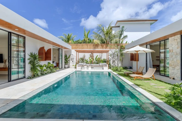 4 Bedroom Luxury Villa for Monthly and Yearly in Kerobokan, 4-bed villa for rent in Seminyak – photo 2 of 15