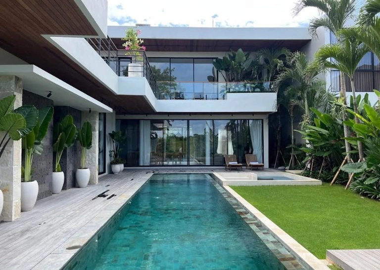 Luxury 3-Bedroom Villa in Pererenan - Tumbak Bayuh, 3-bed villa for rent in Pererenan – photo 2 of 12