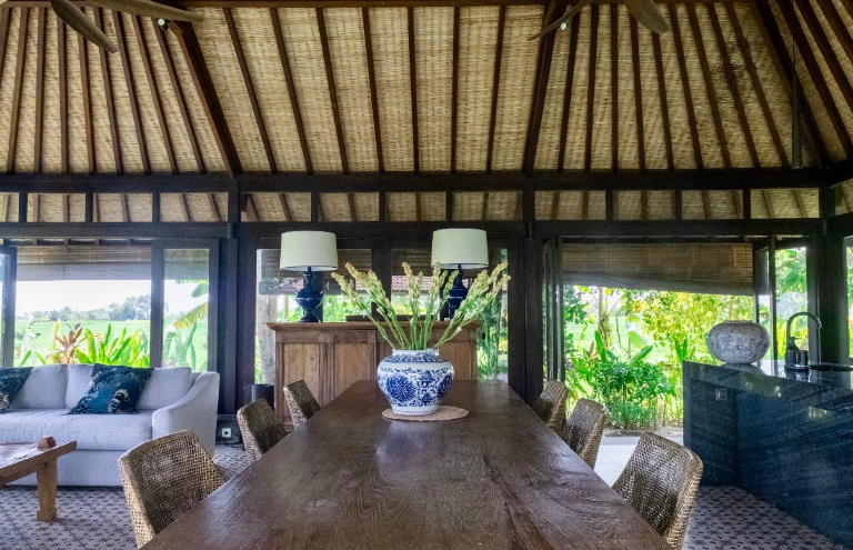 Private 4-Bedroom Villa in Kaba-Kaba, Bali | Quiet, luxurious living, 4-bed villa for rent in Seseh – photo 14 of 15
