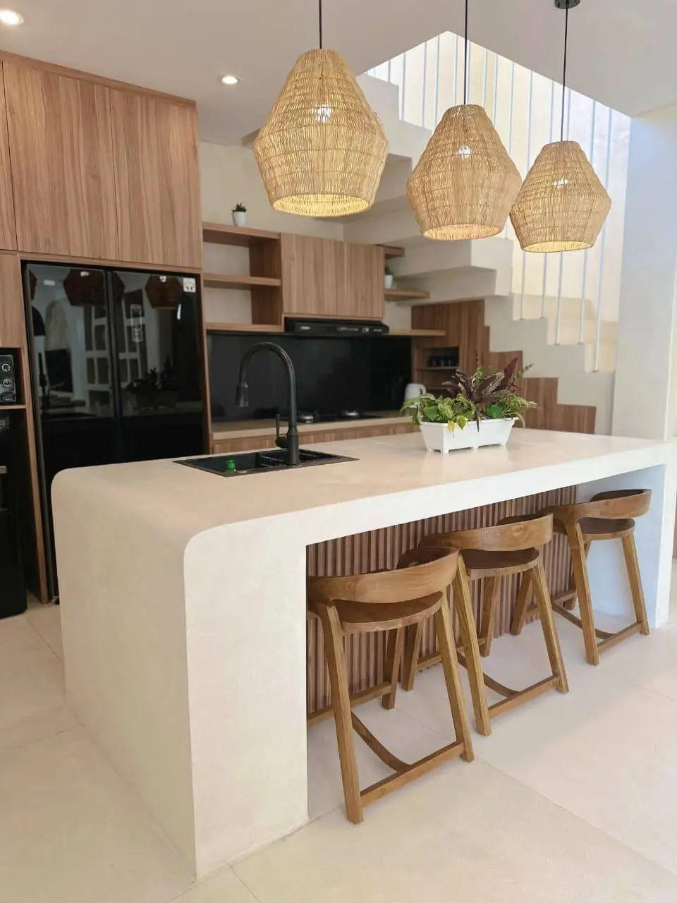 Spacious 3BR Villa w/ Private Pool and Rooftop Jacuzzi, 3-bed villa for rent in Uluwatu – photo 9 of 15